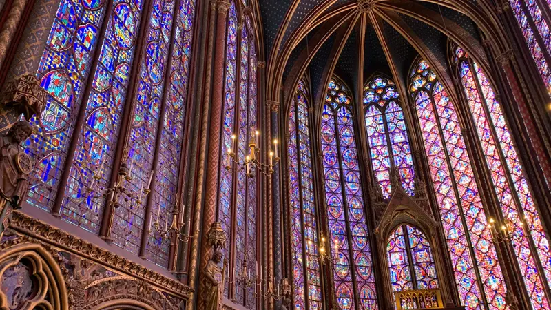 Museum interior with vaulted ceiling, Paris