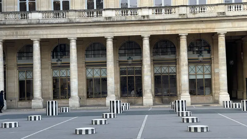 Palais Royal colonnade arcade, Paris